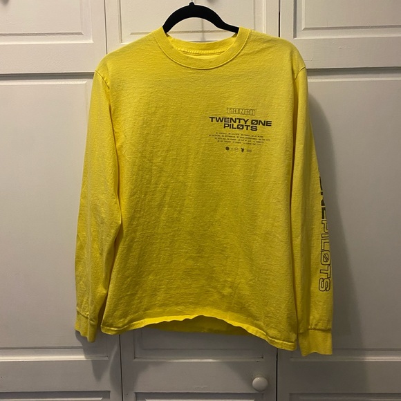 NWOT⭐️Twenty One Pilots Tee - Picture 1 of 3